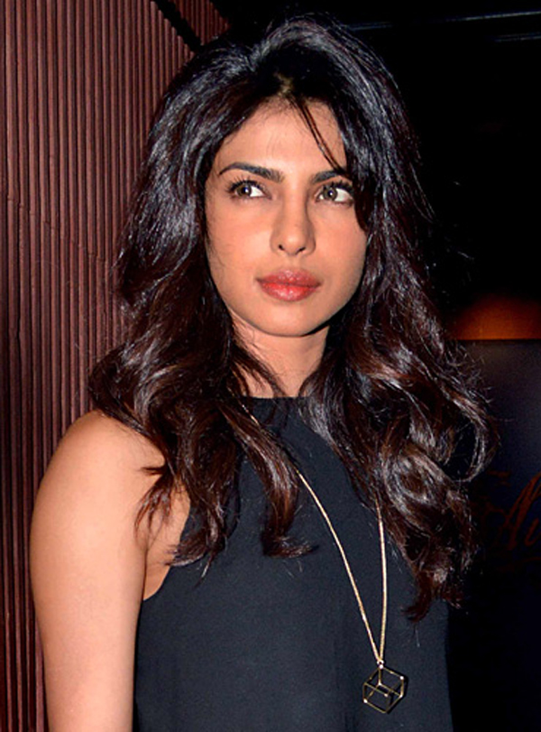 8 Efficiently Stylish Hair-Dos From World’s Sexiest Asian Woman